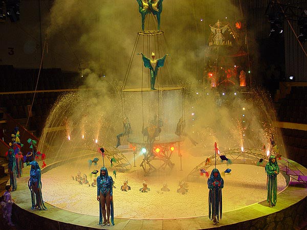 Три стихии на арене Оренбургского цирка